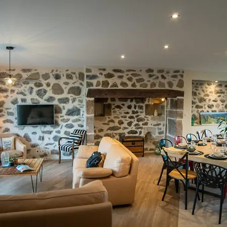Maison Independante Renovee Au Coeur Des Estives Avec Vue Imprenable, Terrasse Et Jardin - Fr-1-742-620 Saint-Hippolyte (Cantal)